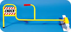 Ergonomic single chock with flag for flush rail